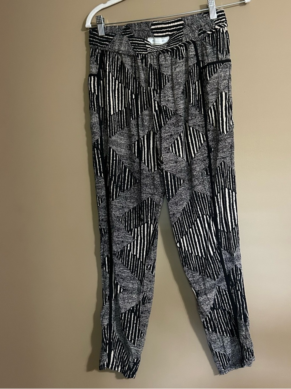 Anthropology Hei Hei Black & Cream White Geometric Abstract Print Jogger Pants